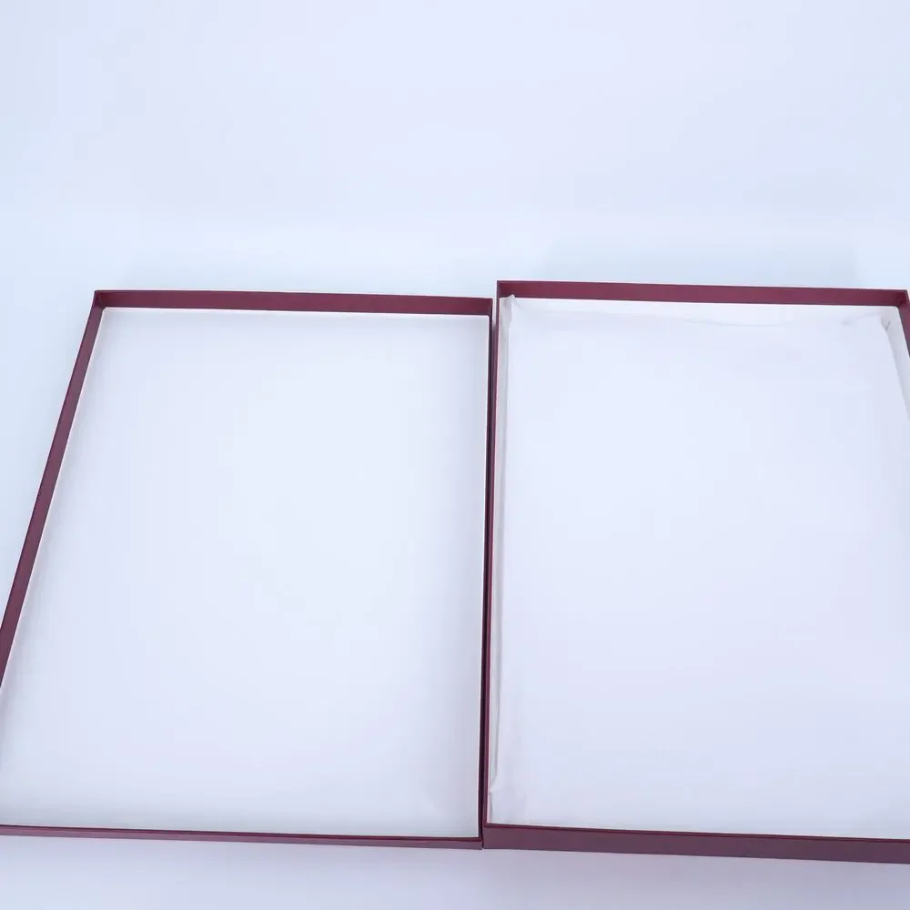 GUCCI Maroon and White Scarf Size Gift Box Matte 16x12x1.75